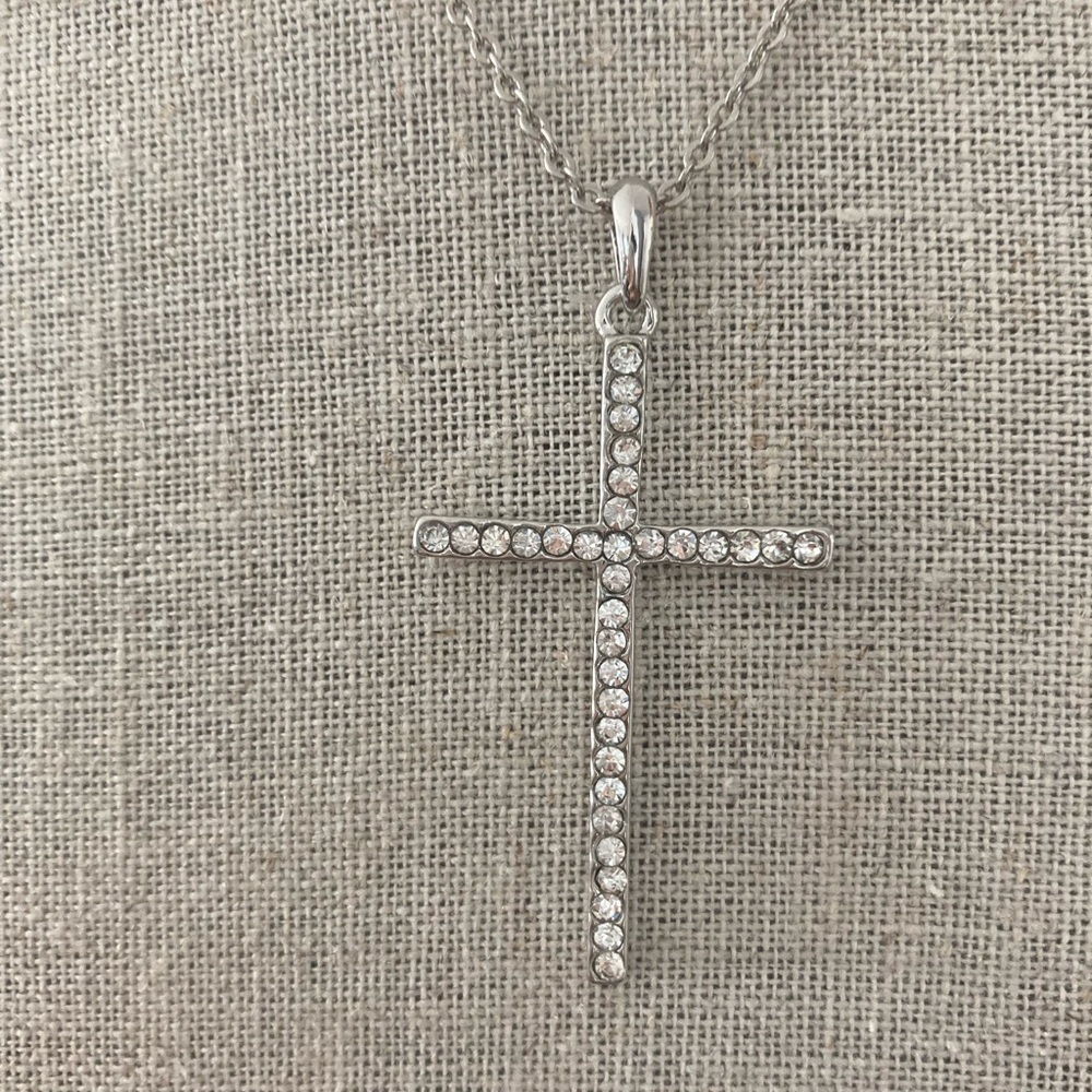AMRITA SINGH JEWELED CROSS NECKLACE.
